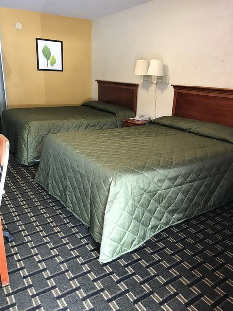 Applegate Inn - Click Find 0