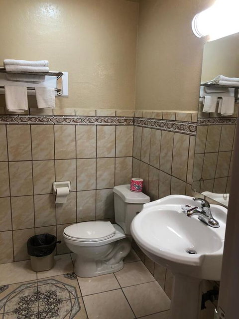 Aqua Inn Motel - Bet 4u 3