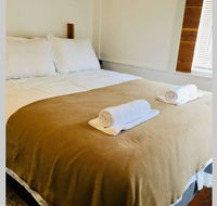 BABY BEAR LUXURY COTTAGE WITH RUSTIC FEEL