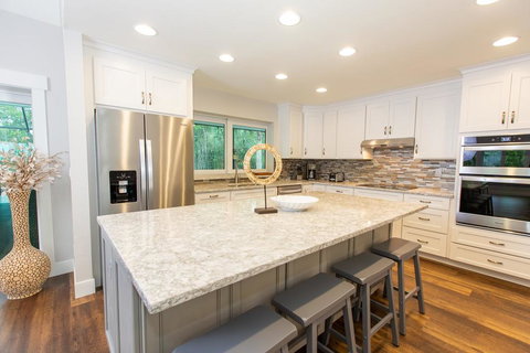 BADGER BEACH - Click Find 0