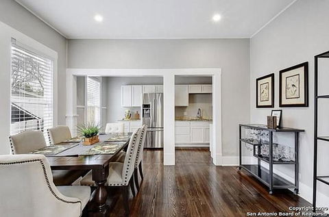 Beautiful Home In Historic Downtown San Antonio - Click Find 0