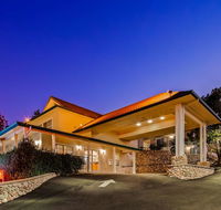 Best Western Cedar Inn  Suites