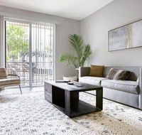 Black Swan - Heart of Downtown - Cozy Modern