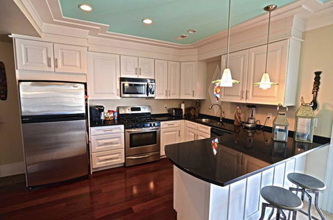 Blocks To America's Favorite Beach! Condo - Click Find 2