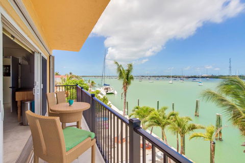 Boot Key Harbor Retreat Second Story - Click Find 3