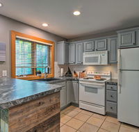 Boyne Falls Home - Walk to Ski Resort  Fairways