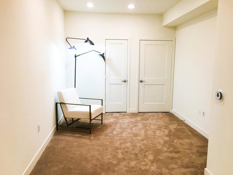 Brand New Condo With 5 Star Amenities - Bet 4u 1