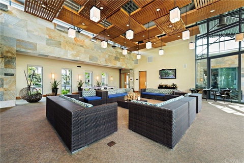 Brand New Condo With 5 Star Amenities - Bet 4u 2