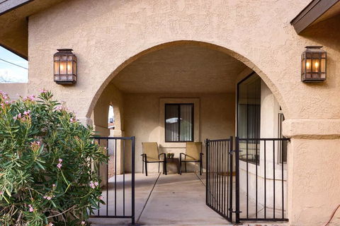 Bullhead City Home W/Patio, 2 Blocks To CO River! - Bridge Guide 1