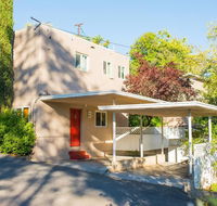 Bullion Street Cottages. 1/2 Block Walk to All B