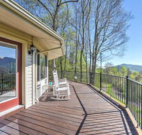 Burnsville Apartment with 360 Mtn View Near Downtown