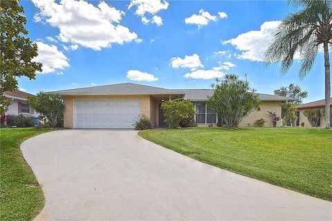 Cambridge House, 2 Bedrooms, Private Heated Pool, Lanai, Sleeps 6, WiFi - Click Find 2