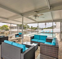 Canal Front Bradenton Home - 2 Miles to Beach