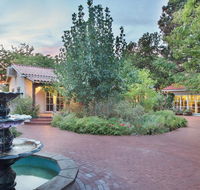 Casa Blanca Inn and Suites