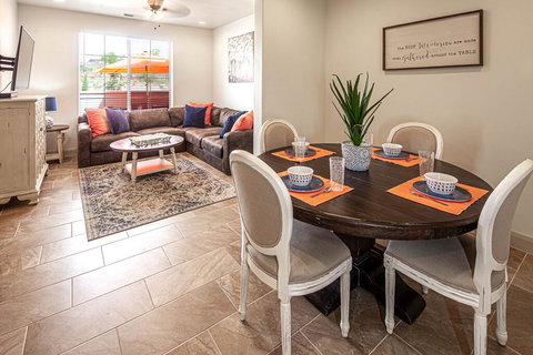 Casitas 1917 Cylinder Fire Pit, Sleeps 12, Pool Access, X-BOX 360 Over 30 Games - Bet 4u 1