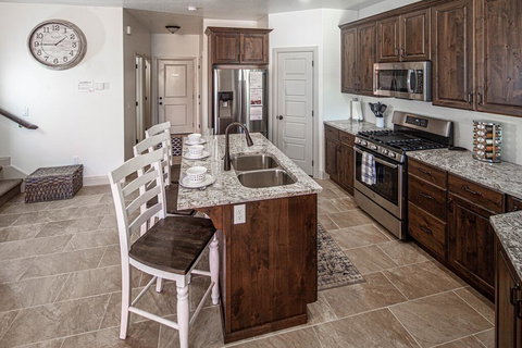 Casitas 1917 Cylinder Fire Pit, Sleeps 12, Pool Access, X-BOX 360 Over 30 Games - Bet 4u 2