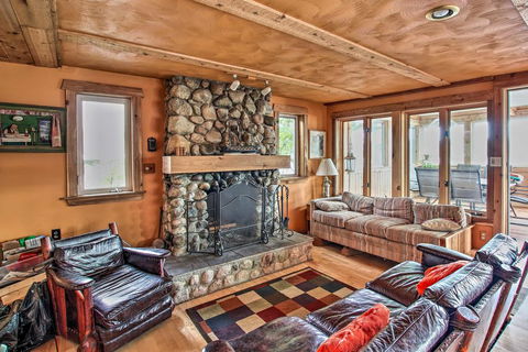 Cedar Lodge At Little Sand Lake With Sandy Beach! - Click Find 3