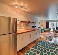 Central Anchorage Condo Walk to Town and Coast