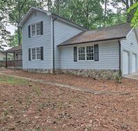 Central Duluth Home w/ Yard 25 Mi. to Atlanta