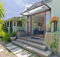 Charming 3 Bedroom Venice Bungalow