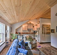 Charming Apt 1 Mile from Palmer Lake - Near USAFA