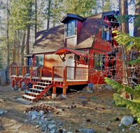 Charming Cabin Minutes To The Lake Hiking and More