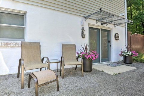 Chesapeake Beach Apt. Walk To Bay, Beach & Marina! - Click Find 2