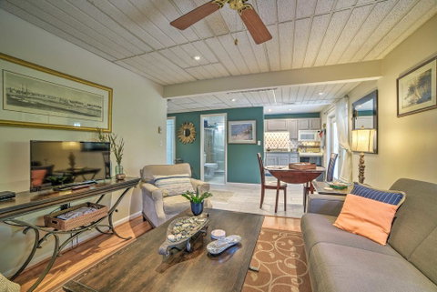 Chesapeake Beach Apt. Walk To Bay, Beach & Marina! - Click Find 0