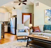 Chic Carriage house near old town with free bikes