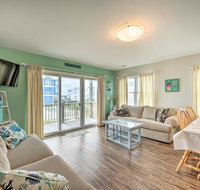 Coastal Family Home with Grill Walk to the Beach