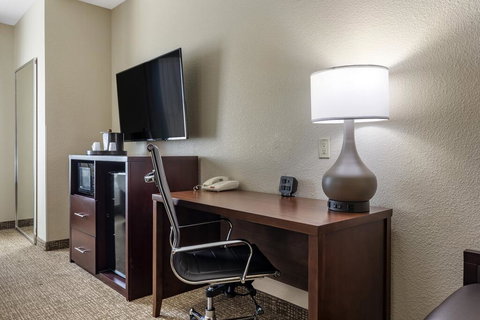 Comfort Inn & Suites Near Lake Lewisville - Click Find 1