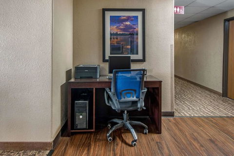 Comfort Inn Denver Southeast - Click Find 1