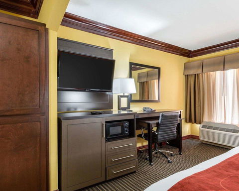 Comfort Suites Lake Jackson Clute - Click Find 2