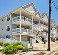Condo with Deck - Walk to Beach  Convention Center