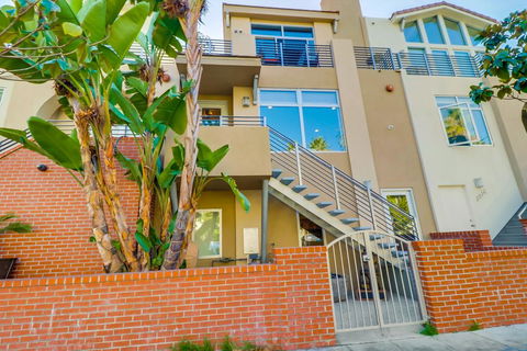 Coronado Home 100FT To The Beach - Click Find 2