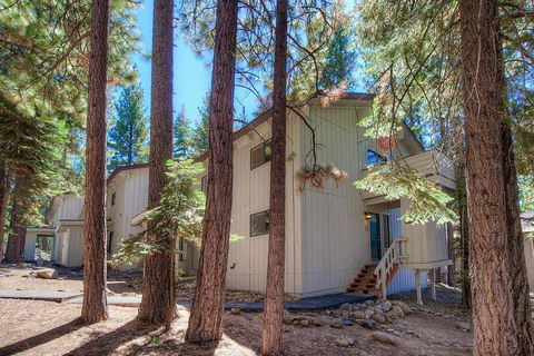 Cozy Bear Lodge By Lake Tahoe Accommodations - Click Find 0