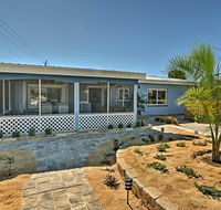 Cozy Cocoa Beach Bungalow - Walk to Beach Pier