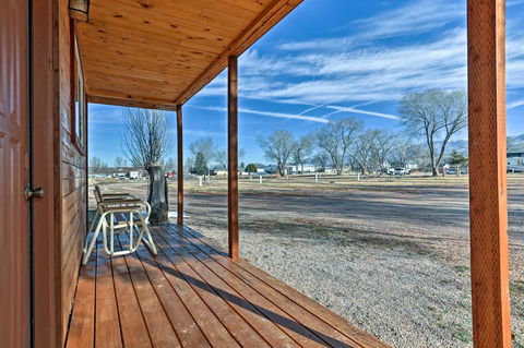 Cozy Fillmore Studio Cabin Near Fishlake Forest! - Bet 4u 1