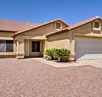 Cozy Glendale Abode with Patio - Golf Shop and Hike