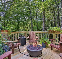 Cozy Hideaway with Grill  Firepit 17Mi to Asheville