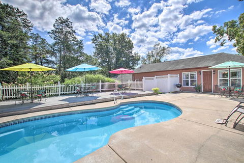 Cozy Ironton Cabin With Shared Pool & Patio! - Bet 4u 2