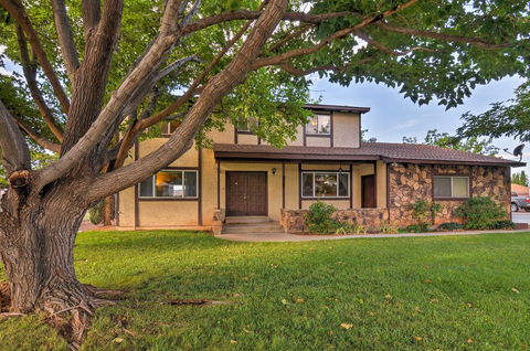 Cozy Page Home With Views And Grill - Near Lake Powell - Click Find 2