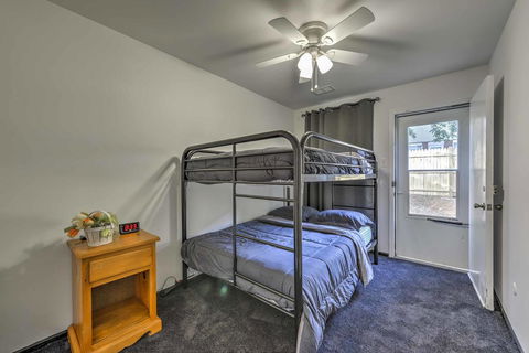 Cozy Philadelphia Apt With Fenced Yard - Mins To DT! - Click Find 0