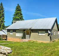 Cozy Pierce House with Amazing Views near Rivers