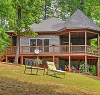 Cozy Scottsville Cottage with River Views  Gazebo