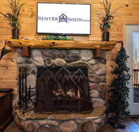 Cross Timber Lodge- 3 bedroom loft and game tables - Best Views in entire area Hot Tub and Grill