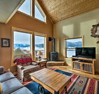 Custom Log Cabin with Views - 12 Min to Yellowstone