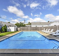 Cute Dennis Port Studio w/Pool Walk to Beach