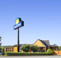 Days Inn  Suites by Wyndham Duncan/Spartanburg