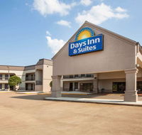 Days Inn  Suites by Wyndham Tyler